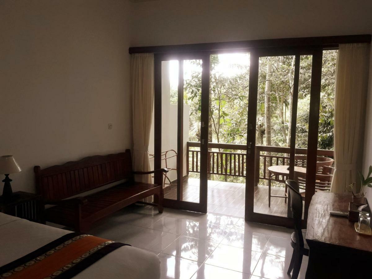 Ubud River Side House Hotel Exterior photo